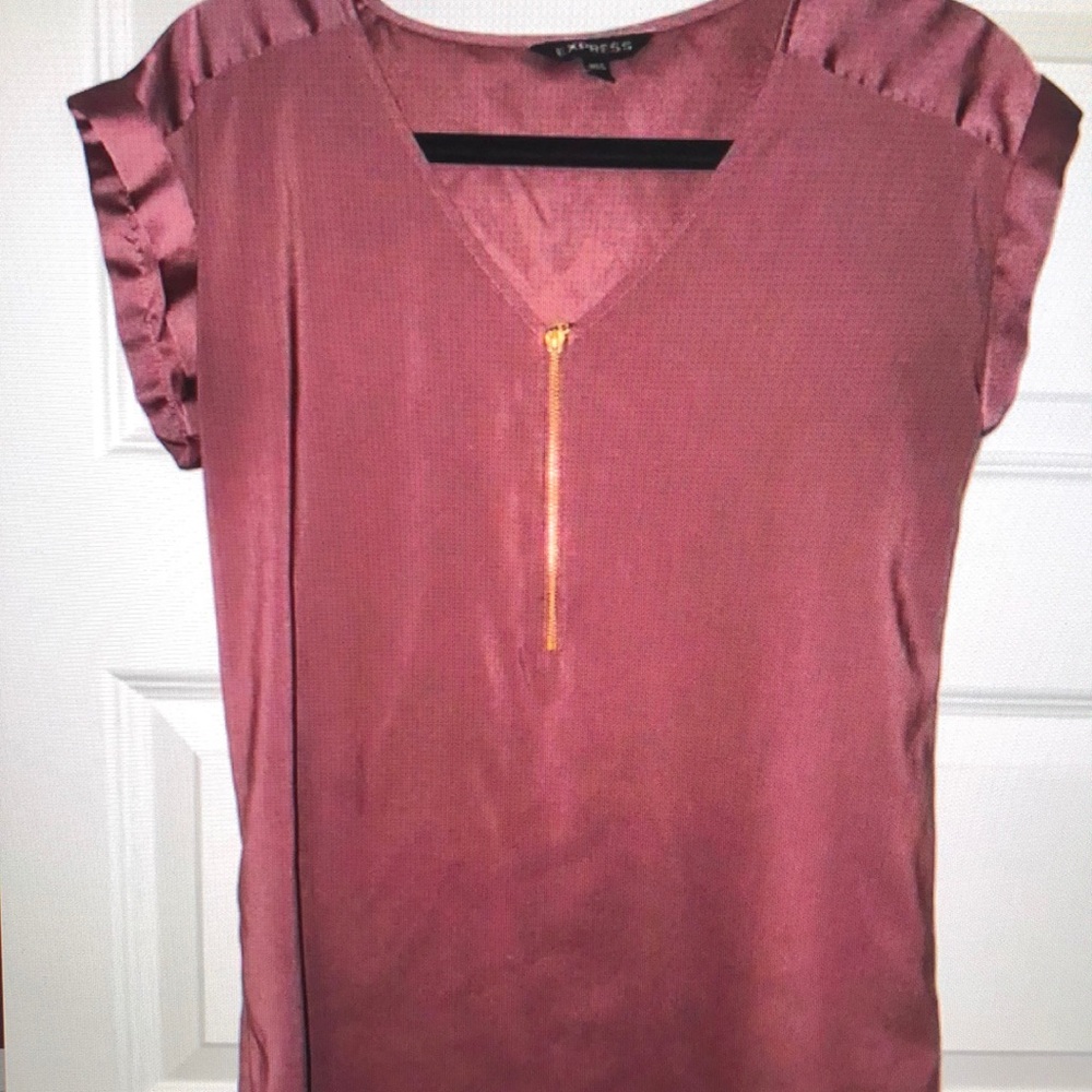 Zipper detail top